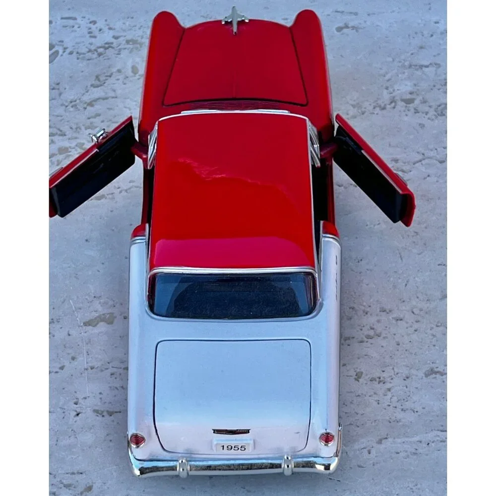 1955 Chevrolet Bel Air Diecast Model Car 1:24 Scale Red White Collectible 2 Tone